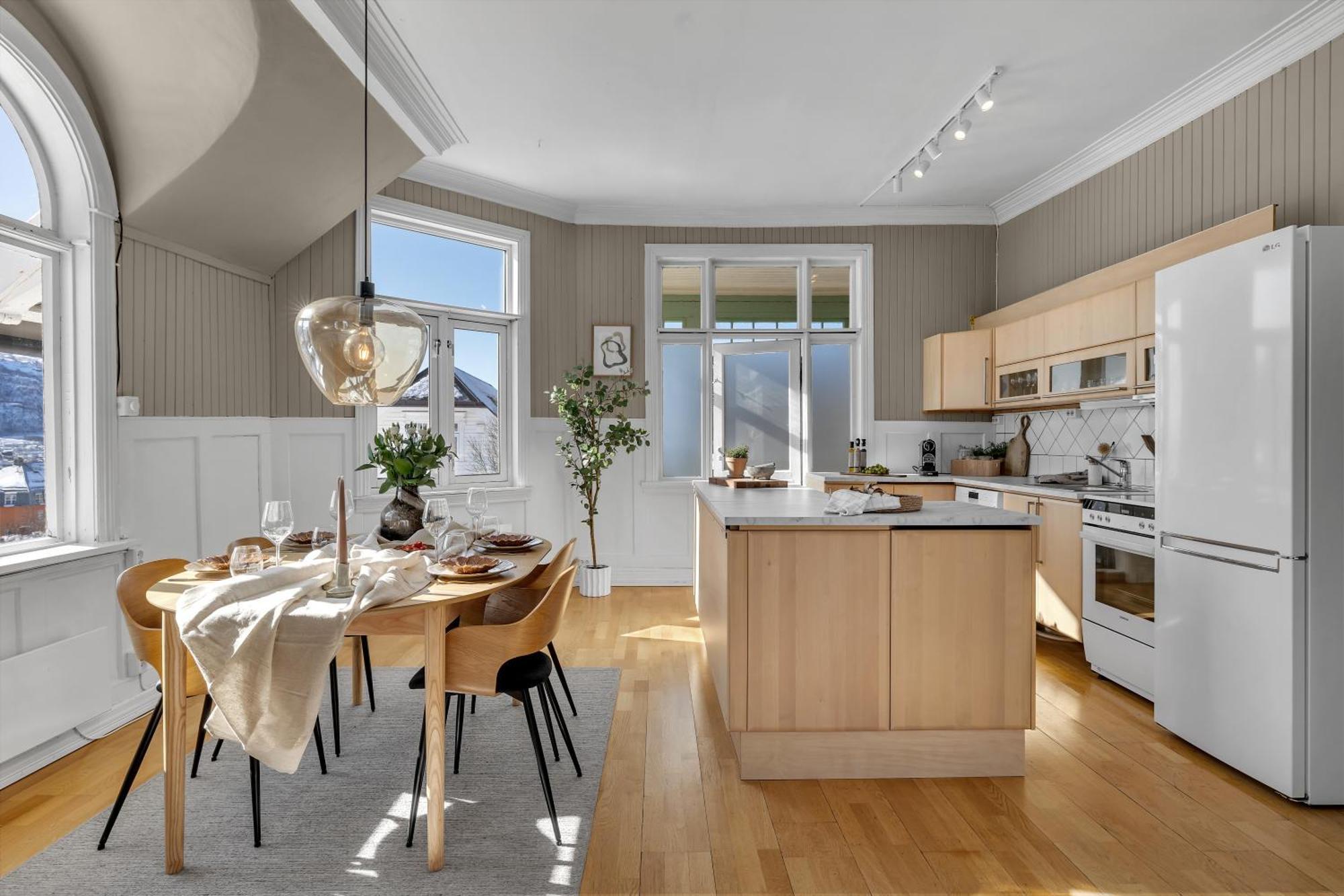 Lovely City Center Apartment With Amazing Views And Free Parking! Tromso Bagian luar foto