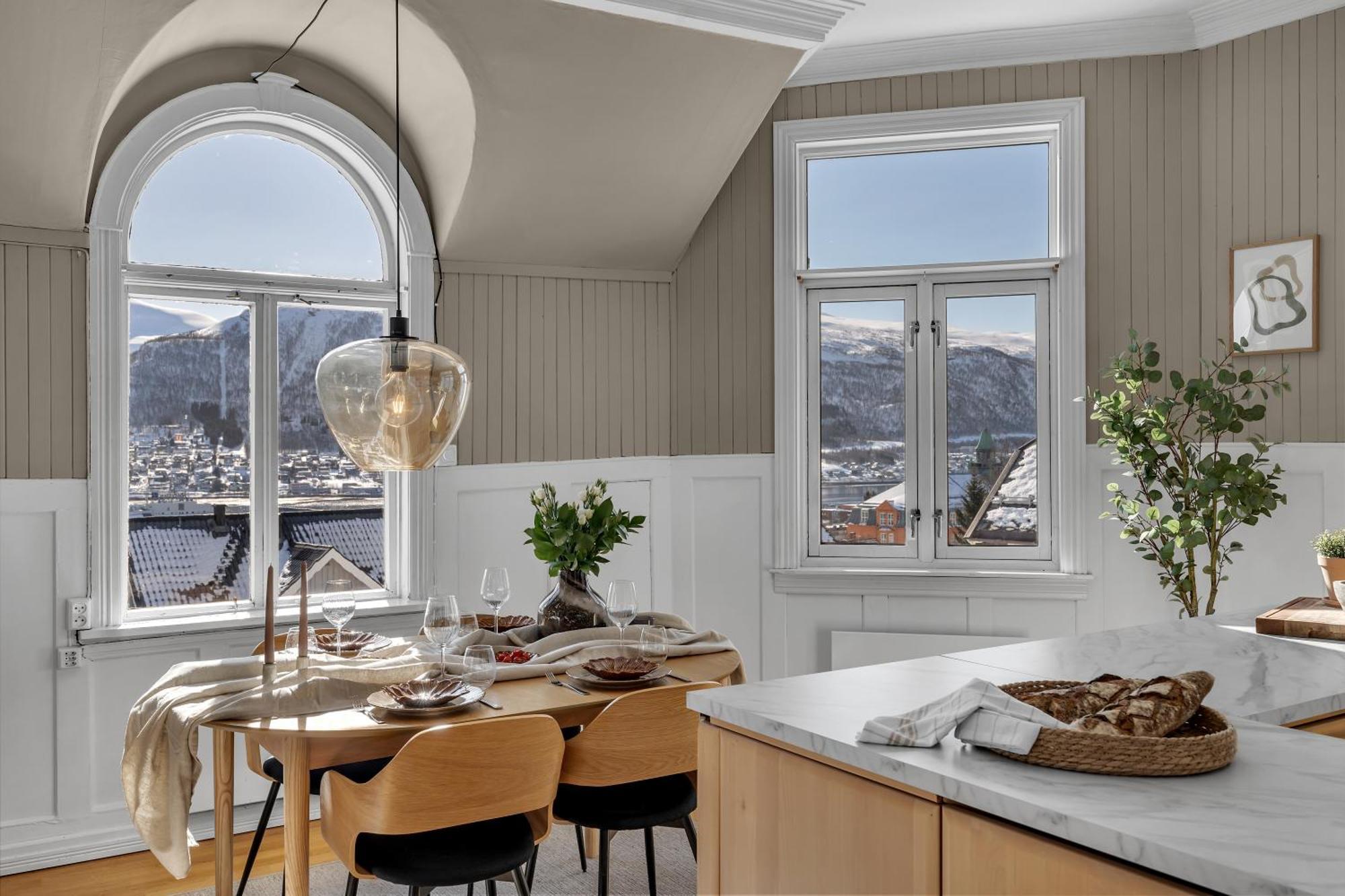 Lovely City Center Apartment With Amazing Views And Free Parking! Tromso Bagian luar foto